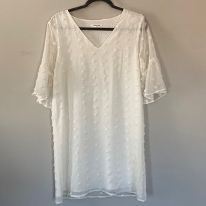 *!WORN ONCE!* white dress with flowy sleeves & some details from BLOOMING JELLY